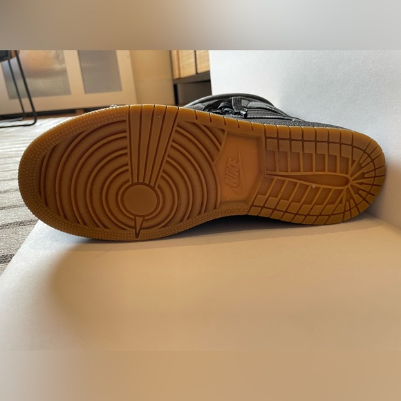 Jordan 1 Retro - Picture 4 of 4